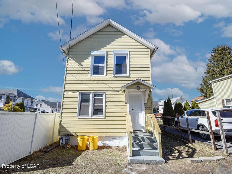 Listing photo 2