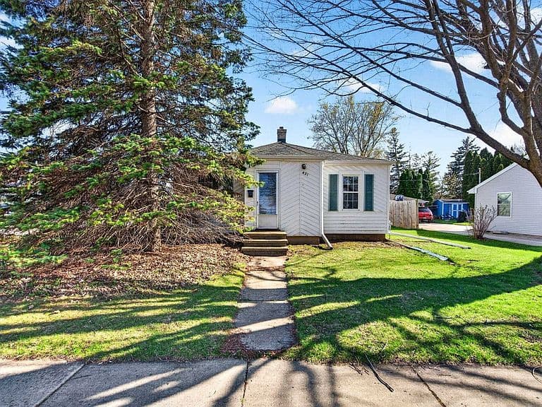 Listing photo 2