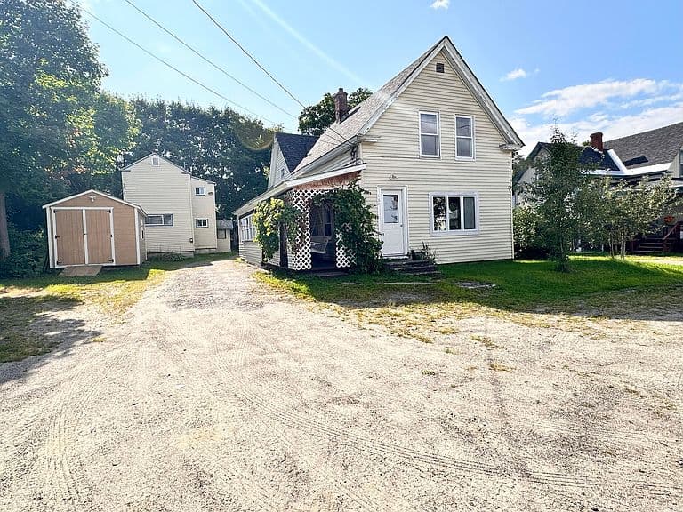 Listing photo 2
