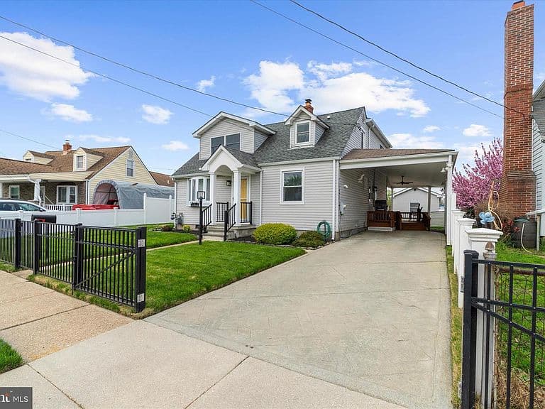 Listing photo 2