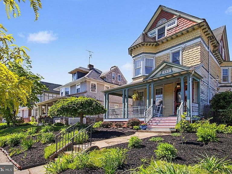 Listing photo 3