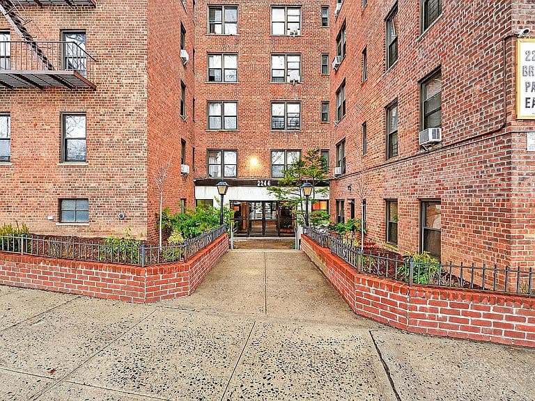 Listing photo 4