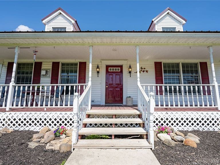 Listing photo 4