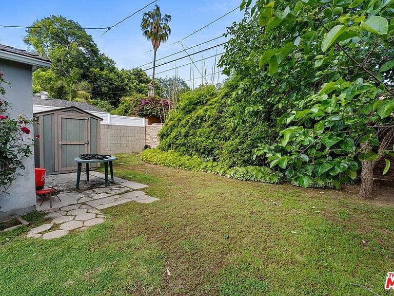 Listing photo 5