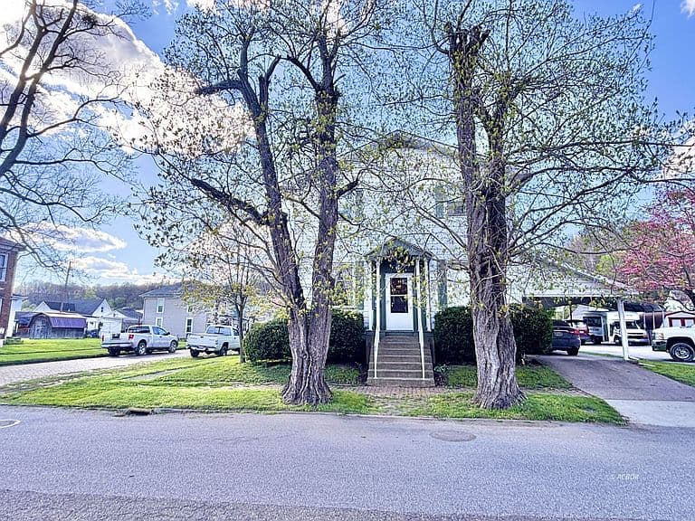 Listing photo 5