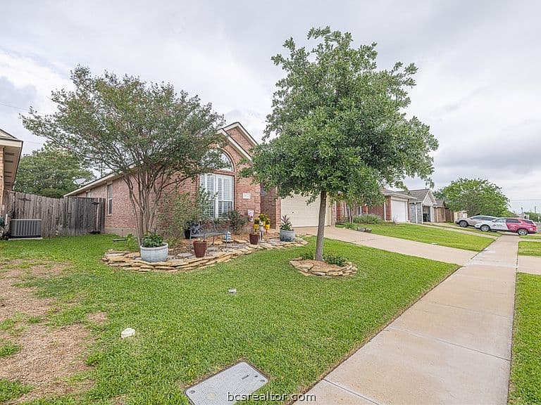 Listing photo 4