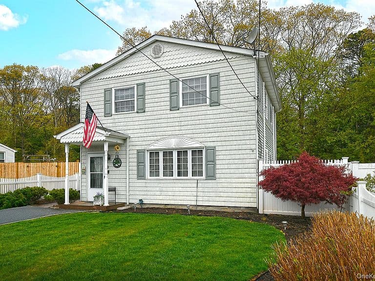 Listing photo 2