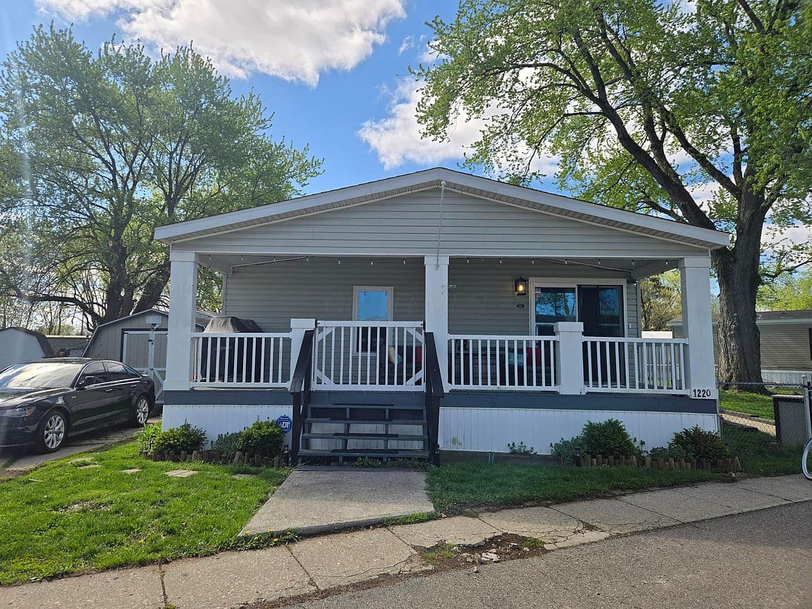 Primary listing photo