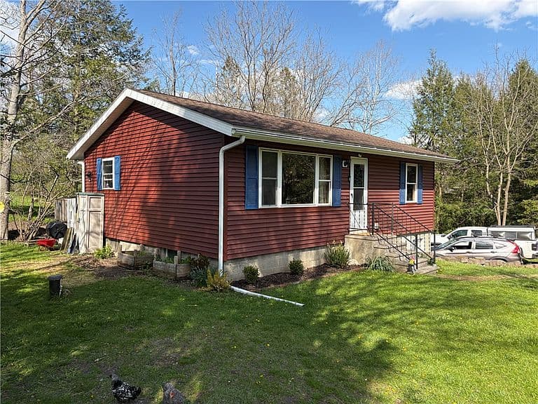 Listing photo 3