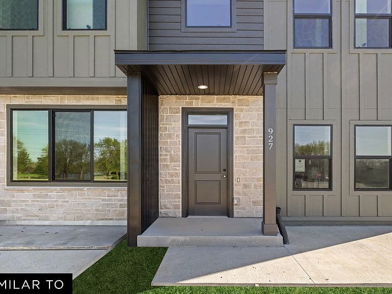 Listing photo 2
