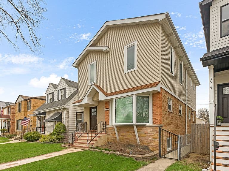 Listing photo 2