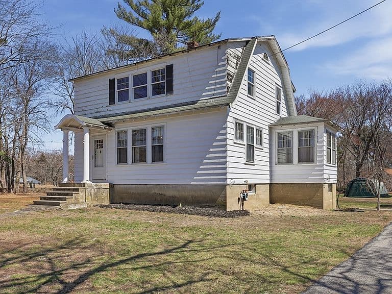 Listing photo 2