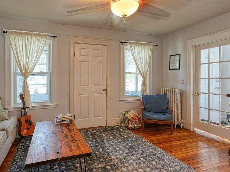 Listing photo 4