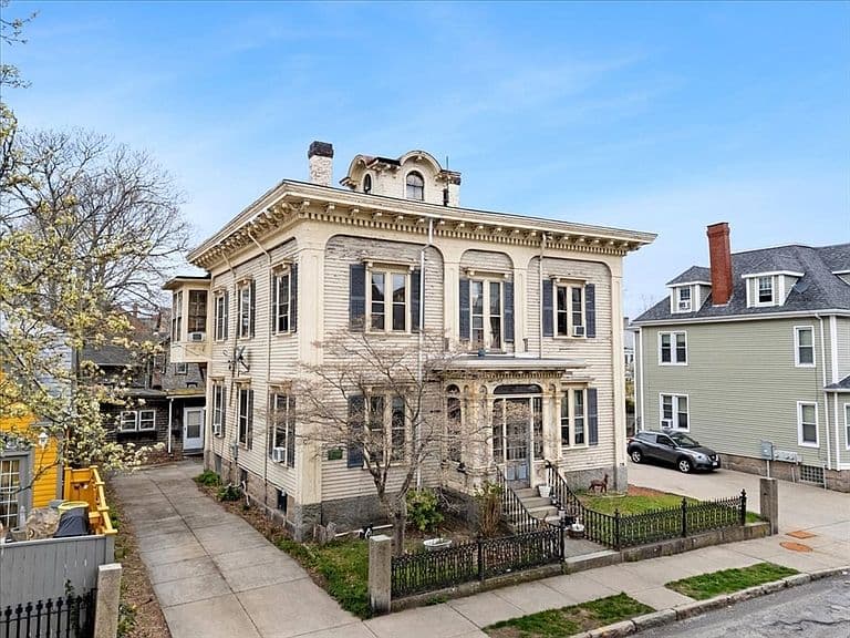 Listing photo 3