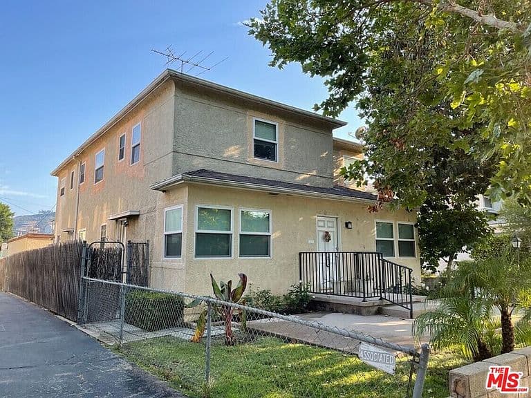 Listing photo 4