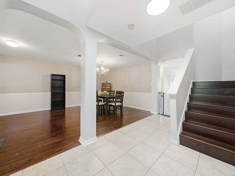 Listing photo 4