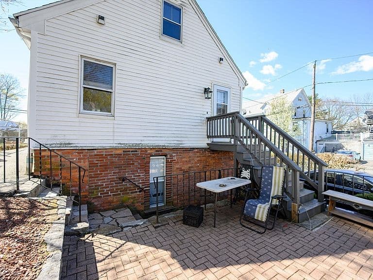 Listing photo 5