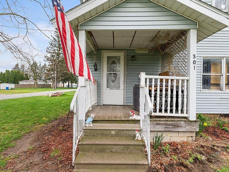 Listing photo 4