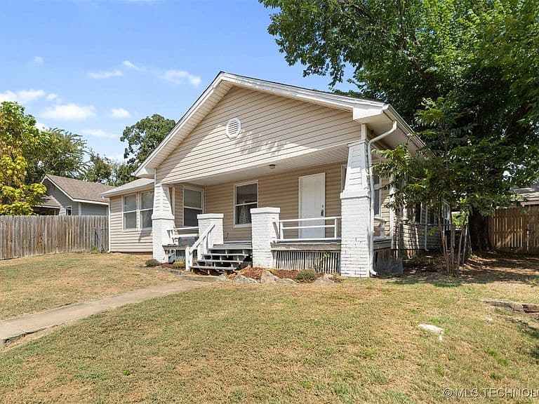 Listing photo 2