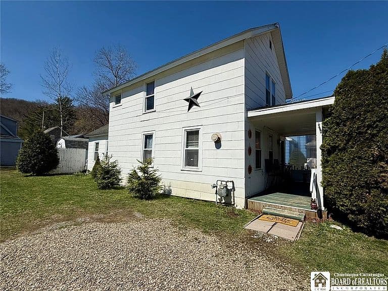 Listing photo 2