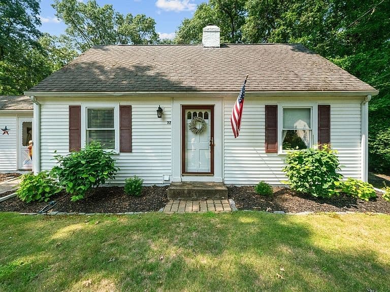 Listing photo 3