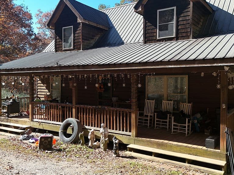 Listing photo 2