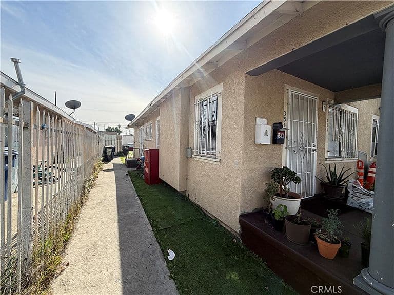 Listing photo 4