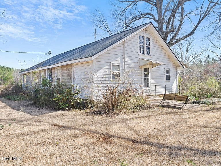 Listing photo 5
