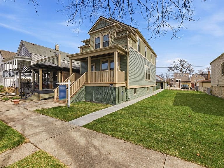 Listing photo 2