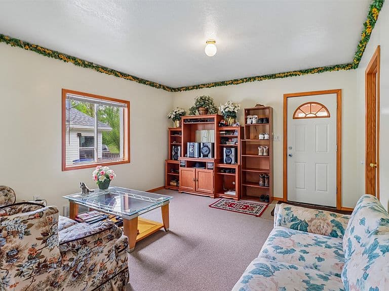 Listing photo 5