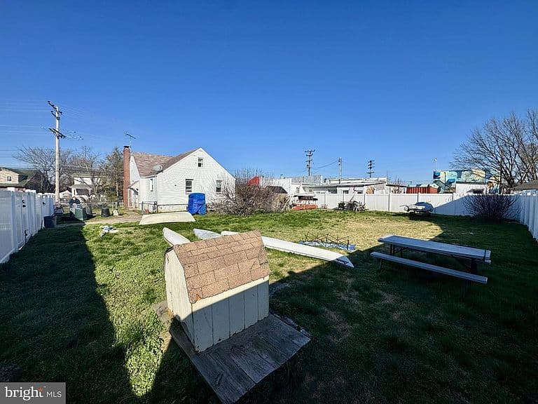 Listing photo 5