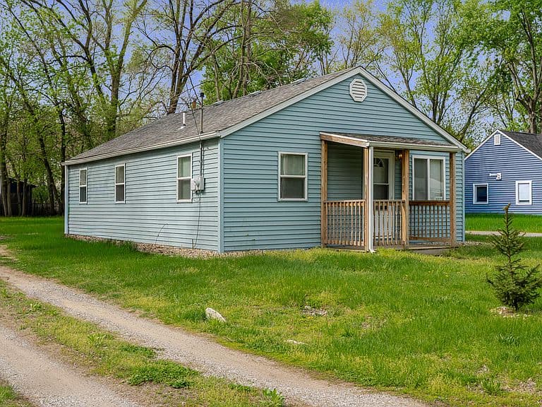 Listing photo 3