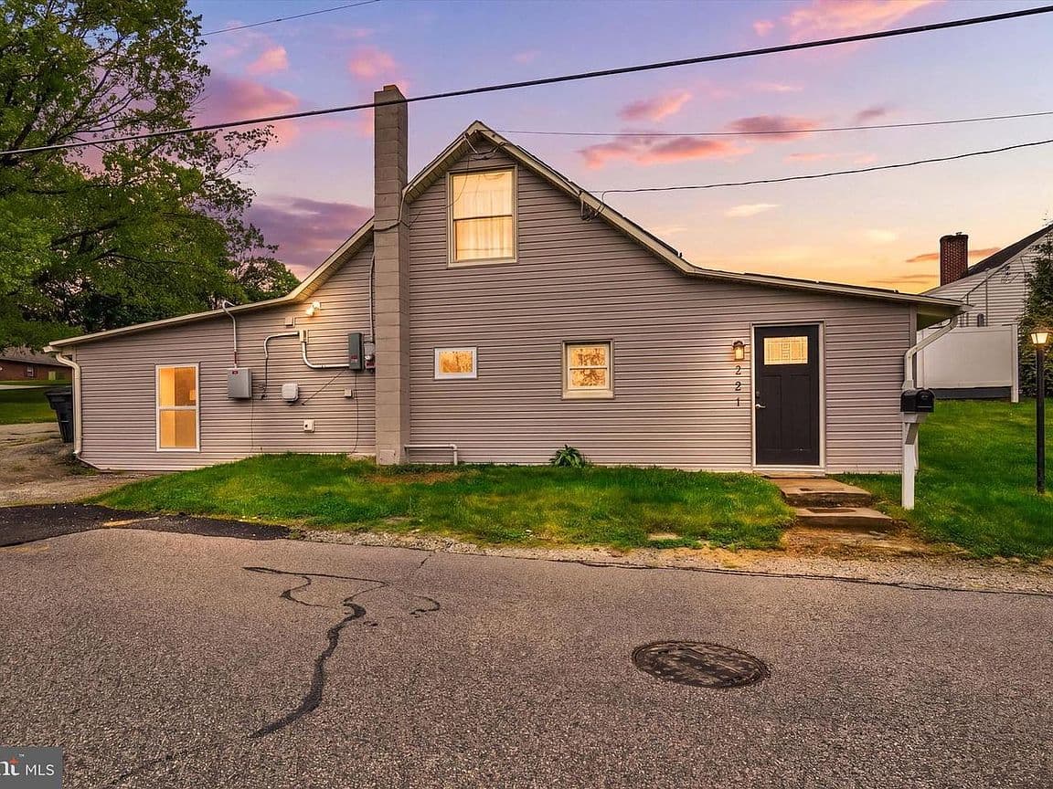 Primary listing photo