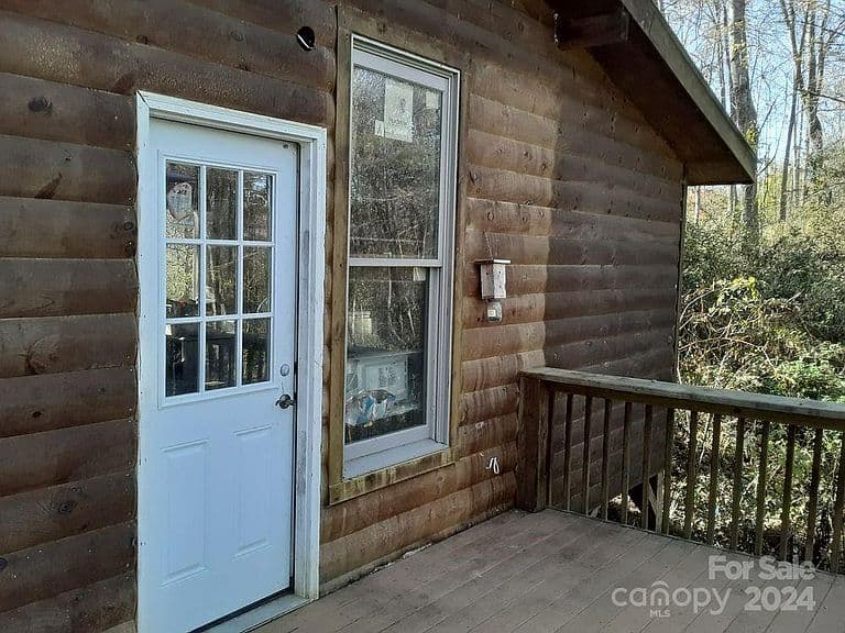 Listing photo 4