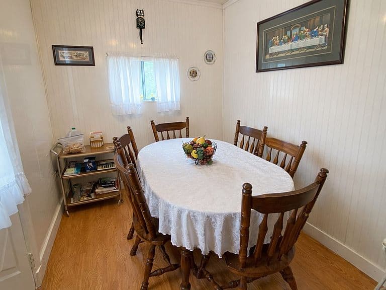 Listing photo 5