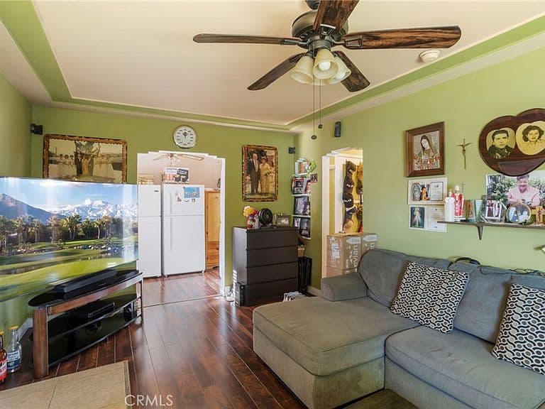 Listing photo 4