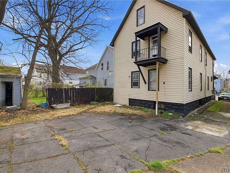 Listing photo 4