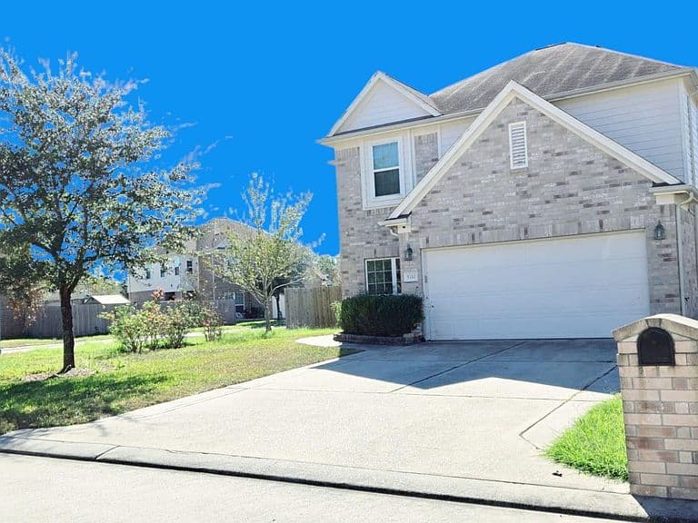 Listing photo 3