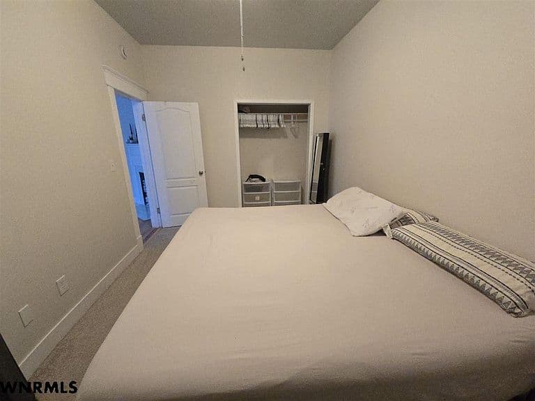Listing photo 5