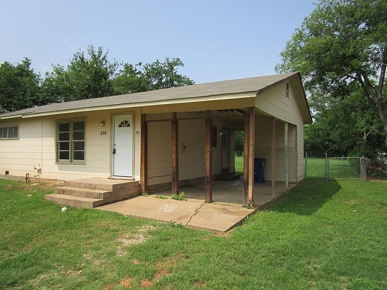 Listing photo 3