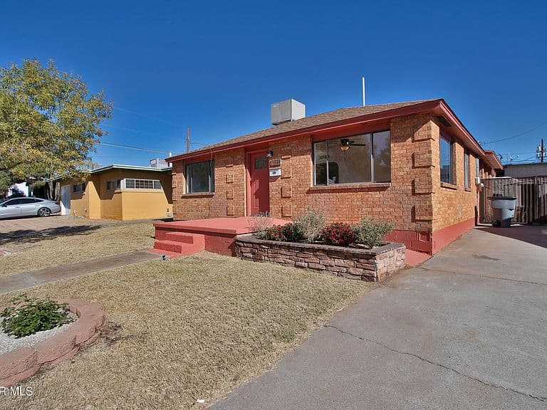 Listing photo 5