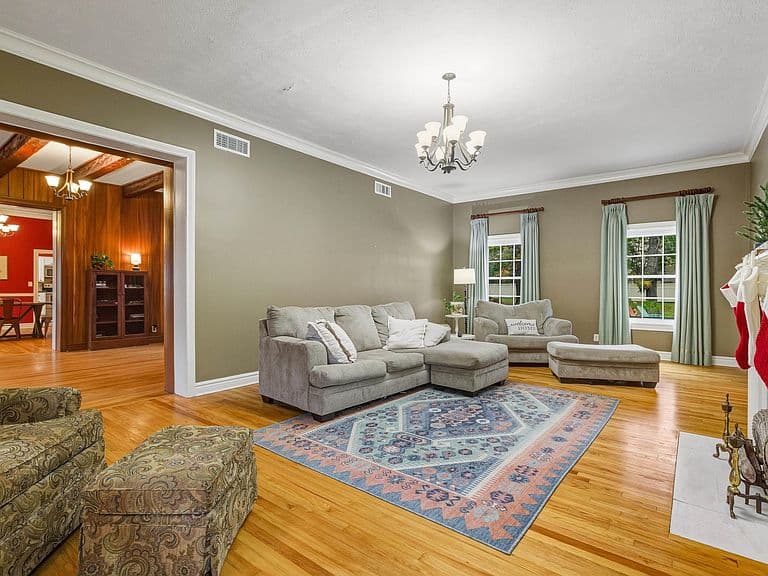 Listing photo 5