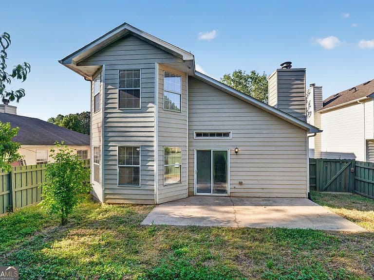 Listing photo 2