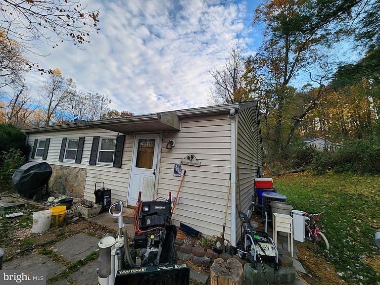 Listing photo 5