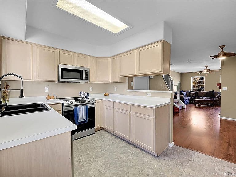 Listing photo 5