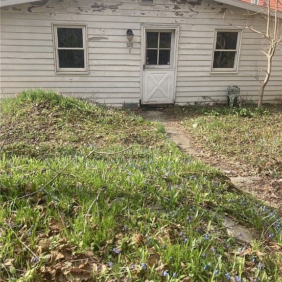 Listing photo 2