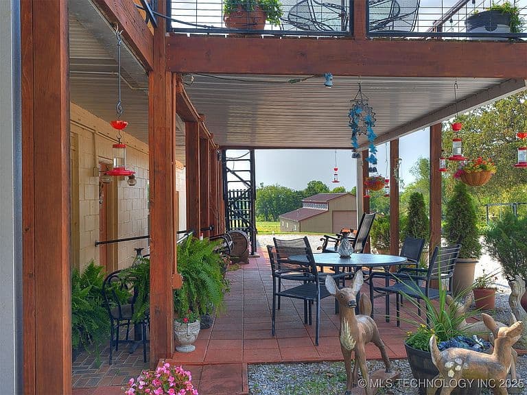 Listing photo 3