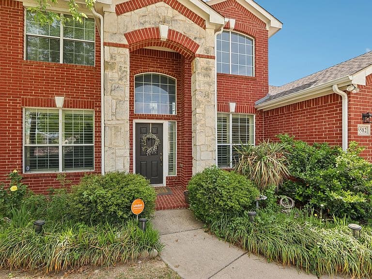 Listing photo 3