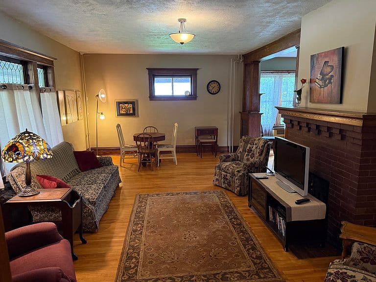 Listing photo 5