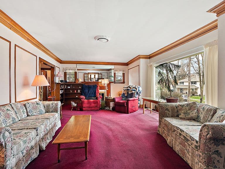 Listing photo 3